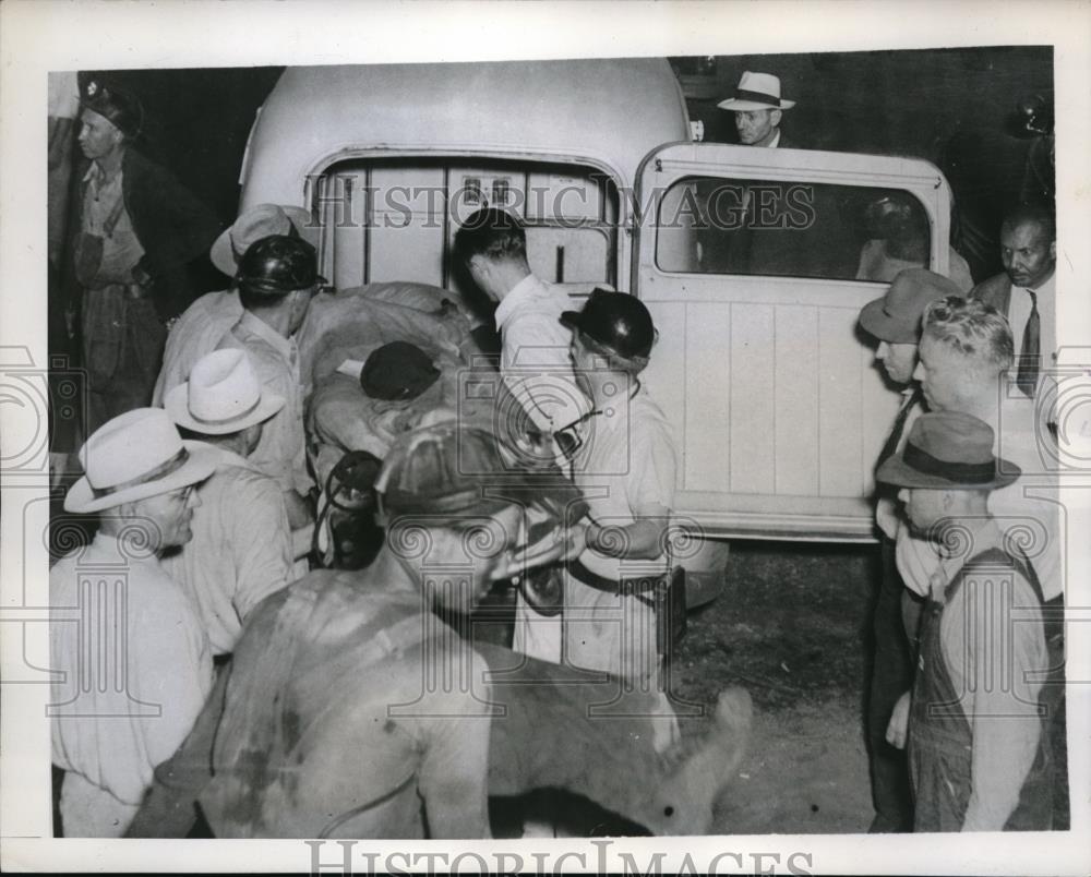 1943 Press Photo 19 killed in mine blast at Sayreton, Ala. - Historic Images