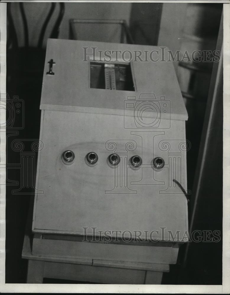 1933 Press Photo Baby Incubator - Historic Images