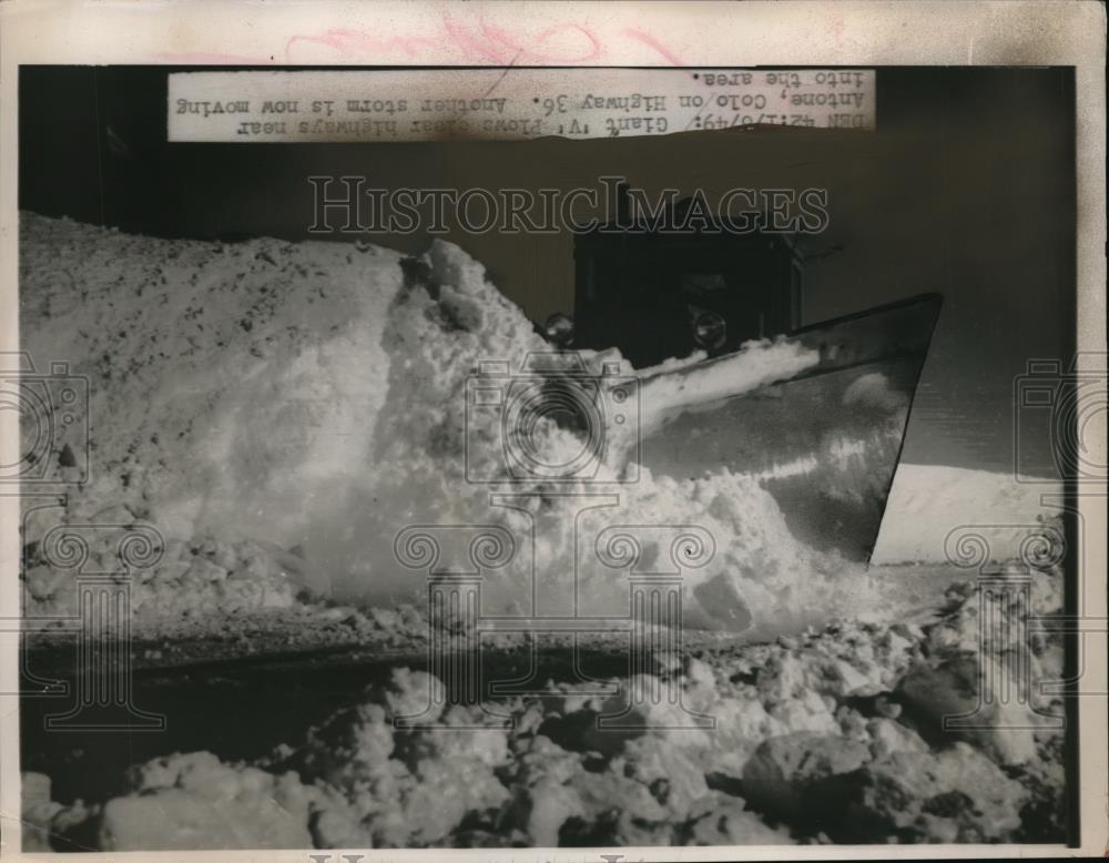 1949 Press Photo Giant V Plows Clear Antone Colorado Roads After Snow Storm - Historic Images