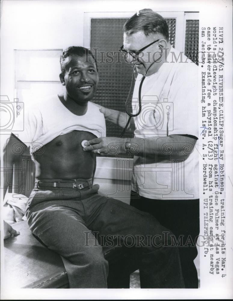 1961 Press Photo Sugar Ray Robinson Gets Physical Before Upcoming Bout - Historic Images