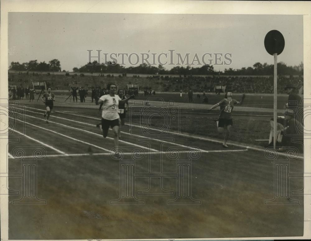 1926 Press Photo Miss Edwards, England Wins 200 Meter, International Meet, Paris - Historic Images
