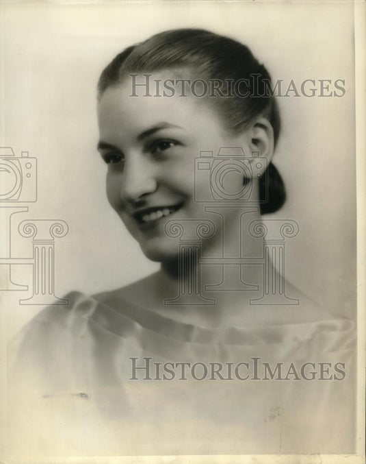 1936 Press Photo Elizabeth Shaffer, candidate for the role of May Queen - Historic Images