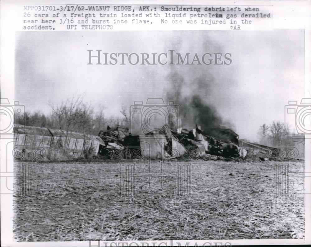 1962 Press Photo Walnut Ridge, Ark wreckage of train  deraliment - Historic Images