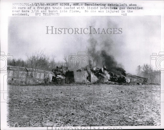 1962 Press Photo Walnut Ridge, Ark wreckage of train  deraliment - Historic Images