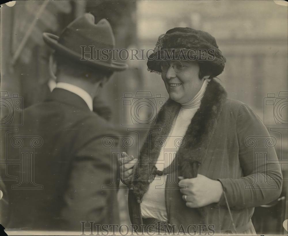 1922 Press Photo Miss Heine For Dr Copeland - Historic Images