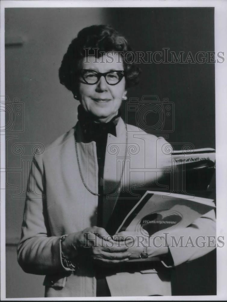 1969 Press Photo Dr Henrietta Fleck at NY Univ. - Historic Images