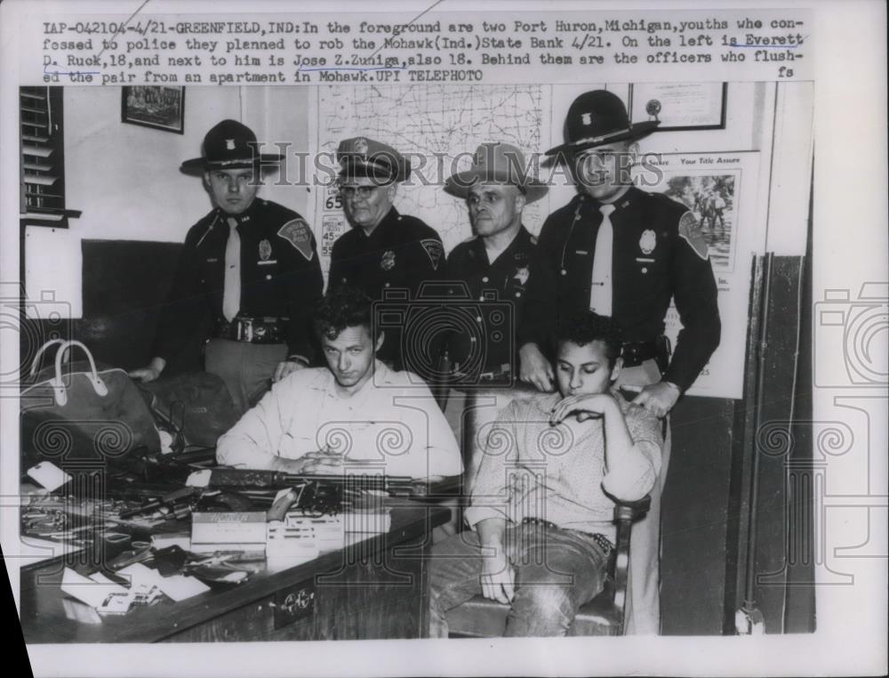 1959 Press Photo Evert Ruck &amp; Jose Zuniga confessed to rob bank to police - Historic Images