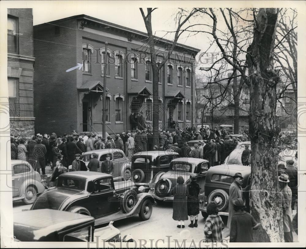 1937 Press Photo Cleveland Apt blg where Crowley captured - Historic Images