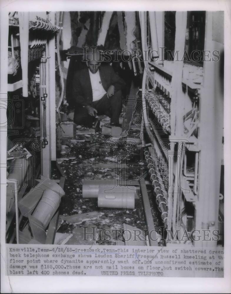 1955 Press Photo Knoxville, Tn Sheriff F Russell at  site of dynamite explosion - Historic Images