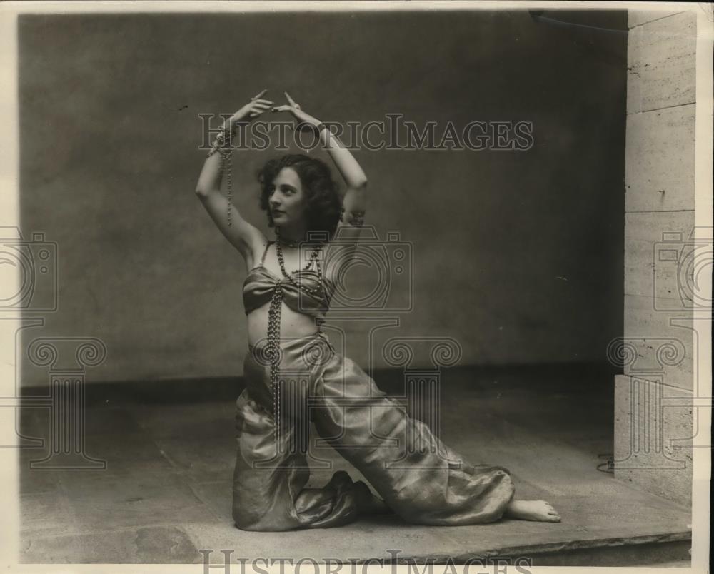1928 Press Photo Sara Sherbarne in plat Hassan at Harvard Dramatic Club - Historic Images