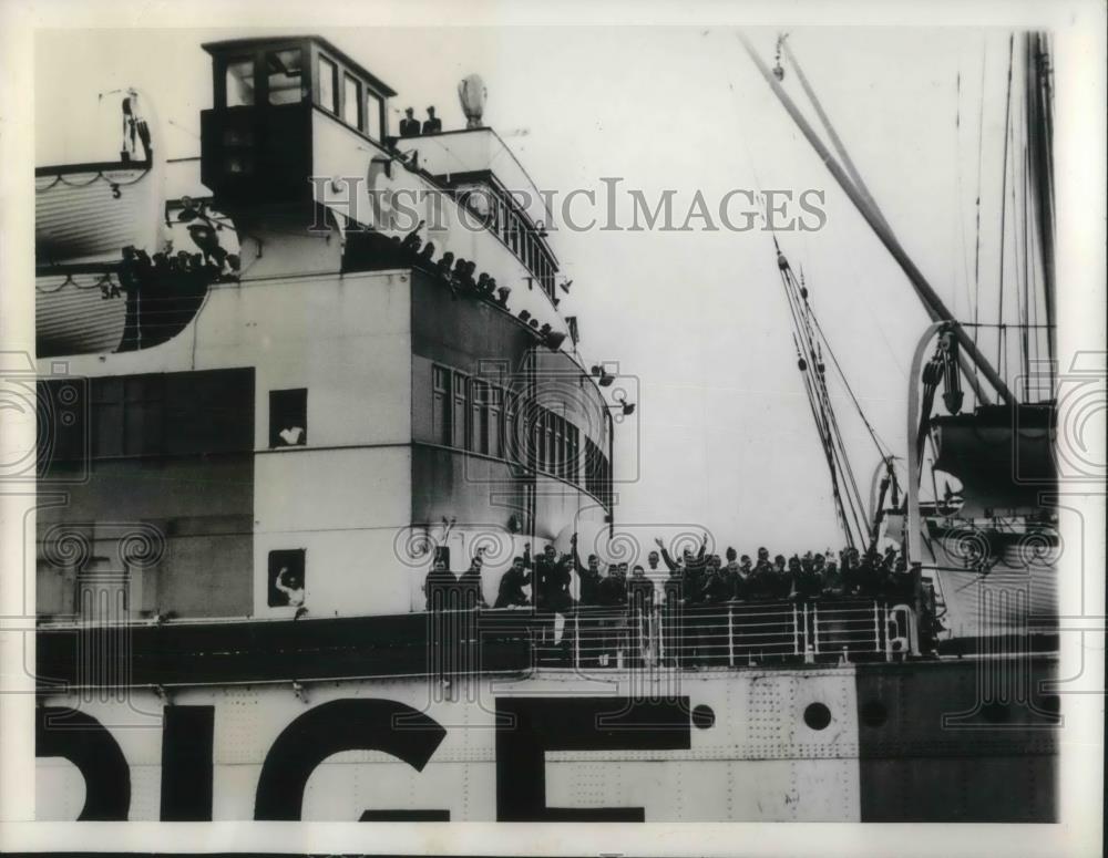 1944 Press Photo repatriated soldiers coming home on the liner Gripsholm - Historic Images