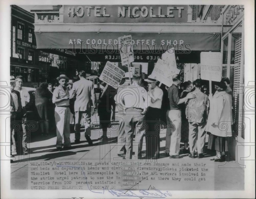 1953 Press Photo A strike at the Hotel Nicollet in Twin cities. - nec54345 - Historic Images