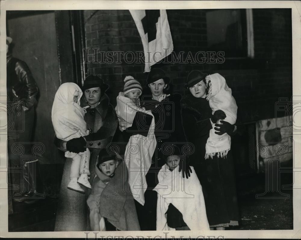 1937 Press Photo Mothers with their respective children at Cinci - Historic Images