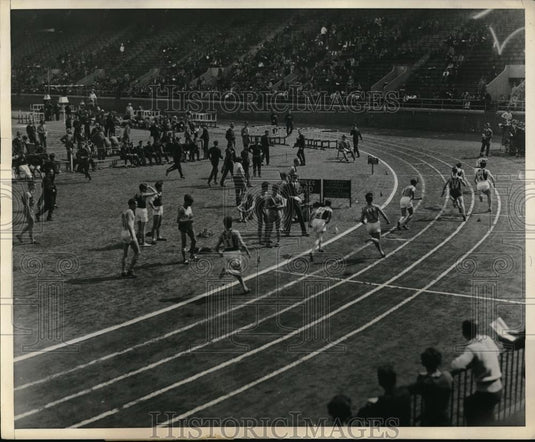 1932 Press Photo Annual Penn Relay Carnival At Frankline Field Philadelphia - Historic Images