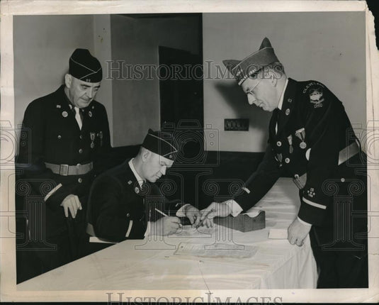 1940 Press Photo Legionnaires Arrive for Annual American Legion in Boston - Historic Images