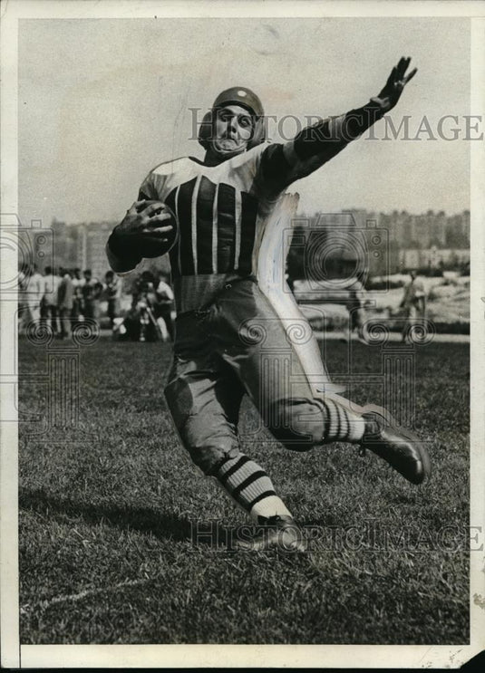 1931 Press Photo Running Back Cliff Montgomery At First Practice - nes15884 - Historic Images