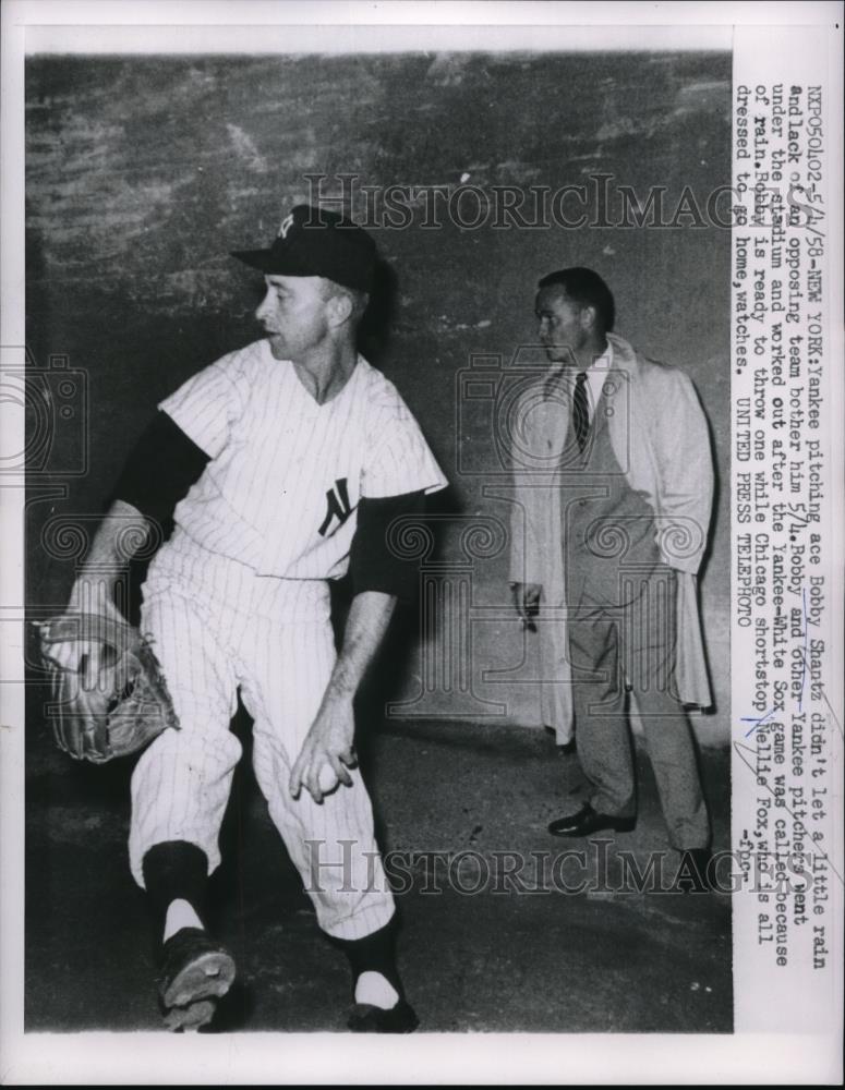 1958 Press Photo New York Yankee's baseball pitching ace Bobby Shantz - Historic Images