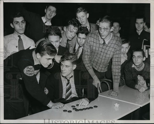 1937 Press Photo Bill De Correvont explaining an intricate football Play. - Historic Images