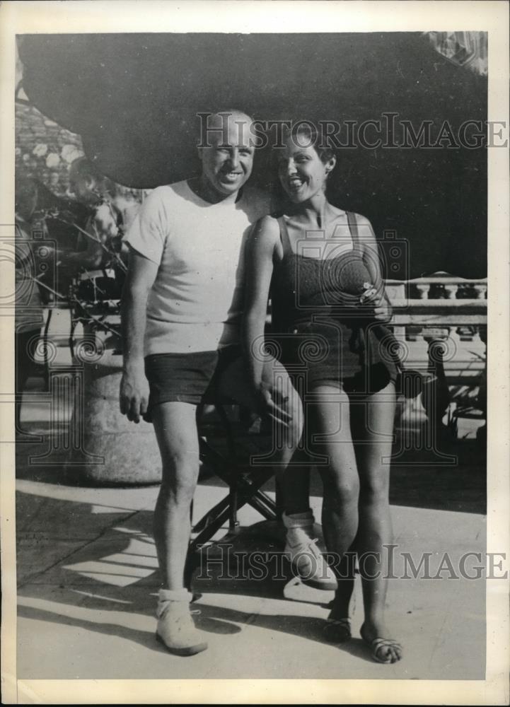 1933 Press Photo Mr. and Mrs. Lawrence Schwab having their vacation in Florida - Historic Images