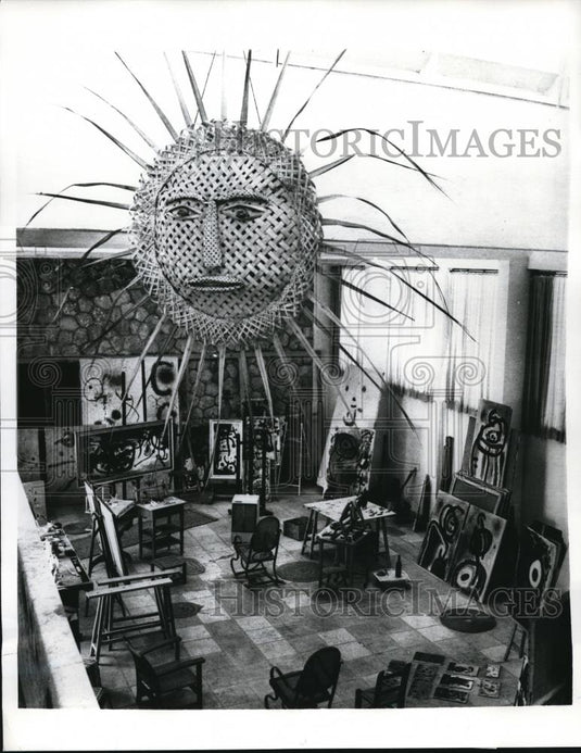 1970 Press Photo A look at the "Sun" purchased by Miro at the Palm Sunday Fair - Historic Images