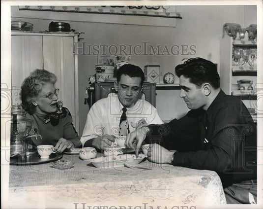 1949 Press Photo Mrs Ida Howes & students Ed Eddleman, Jack Mccarthy - Historic Images