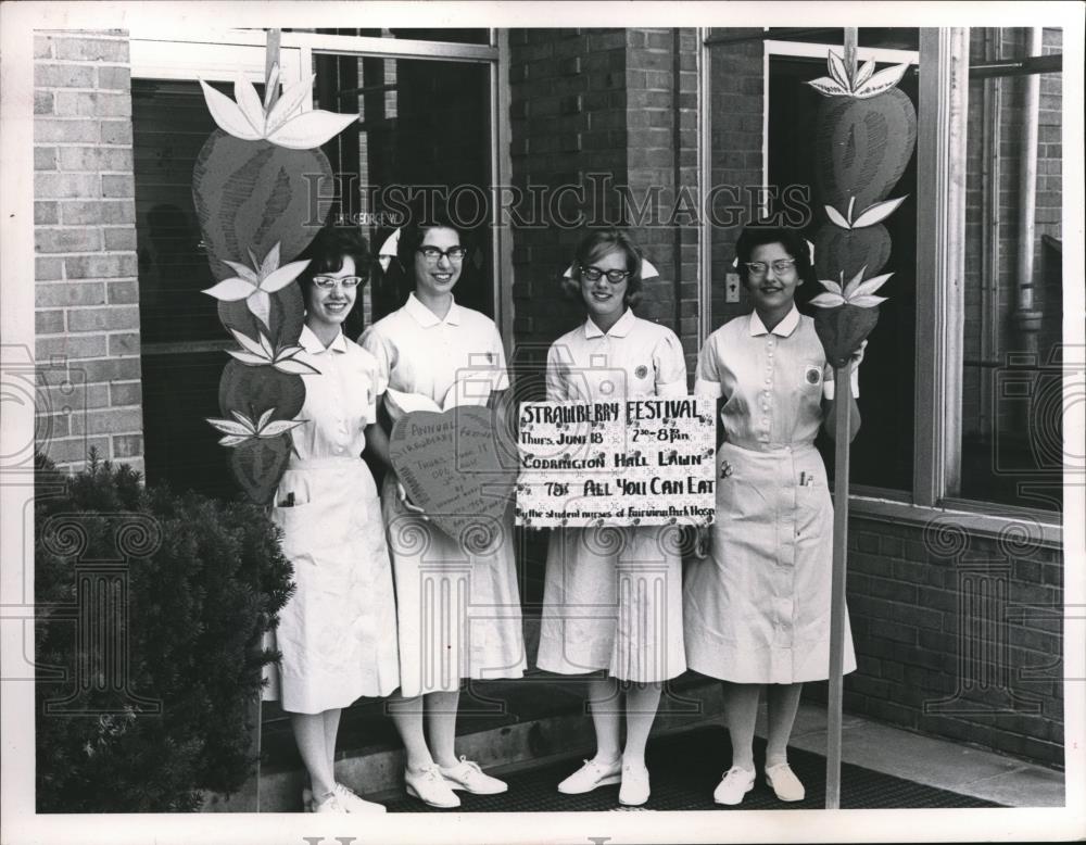 1964 Press Photo Nurses at Fairview Park Hotel in Strawberry Festival. - Historic Images