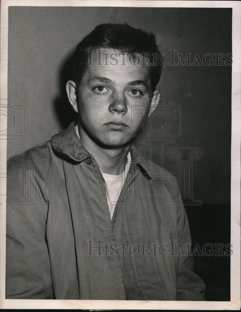 1949 Press Photo Eugene Renz of Butler Pa in a mug shot - Historic Images