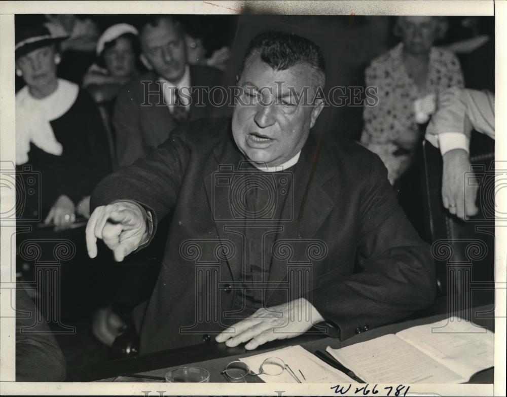 1934 Press Photo Catholic Priest Rev. Francis Gross testifies at Nazi hearing - Historic Images