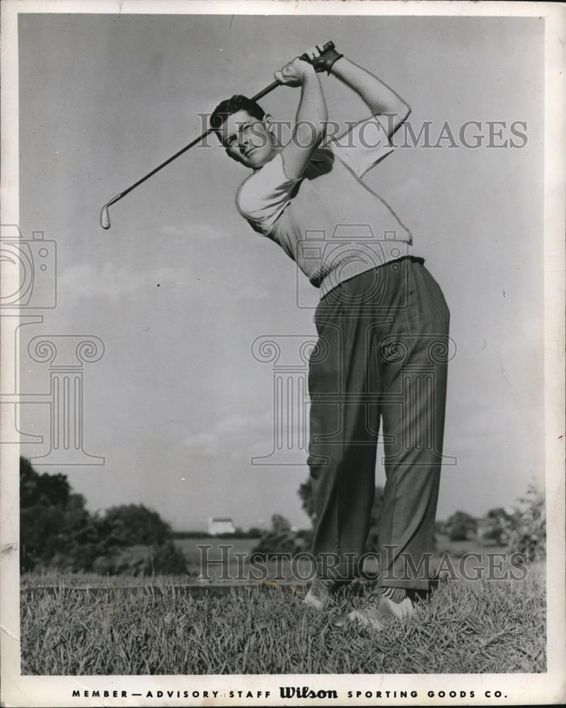 1946 Press Photo Cary Middlecoff golfer with Wilson staff - nes17039 - Historic Images