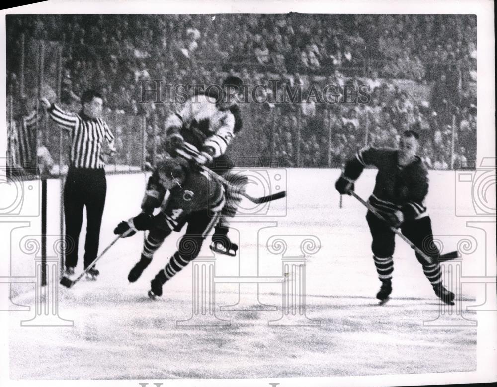 1962 Press Photo Chicago Maple Leaf Allen Stanley vs Blackhawks - nes16792 - Historic Images