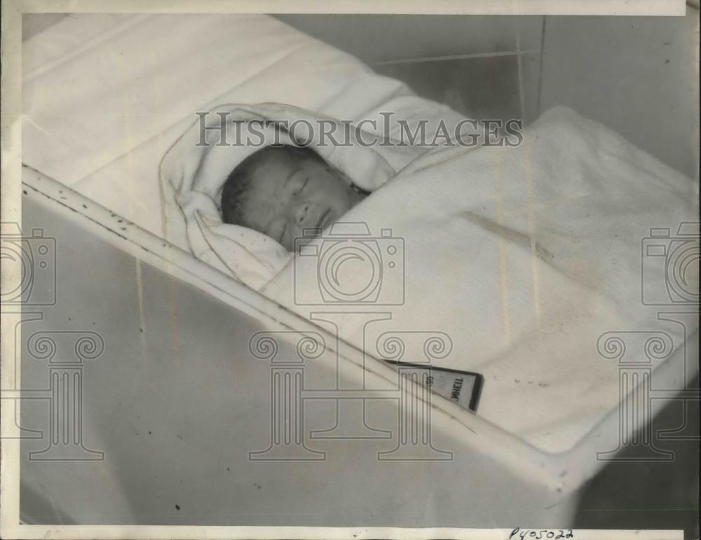 1937 Press Photo  Mary Boccawsini&#39;s baby born by C-section after Mary died - Historic Images