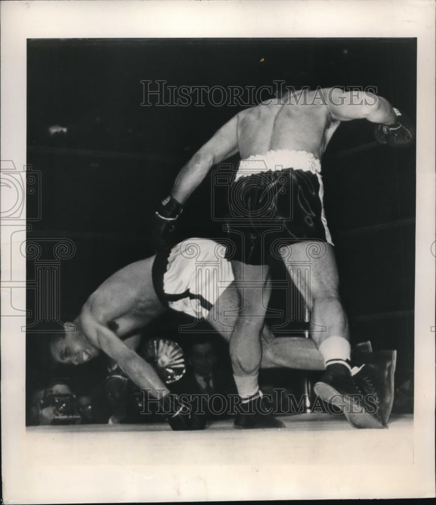 1948 Press Photo NYC Gus Lesnevich KOs Billy Fox - nes17732 - Historic Images