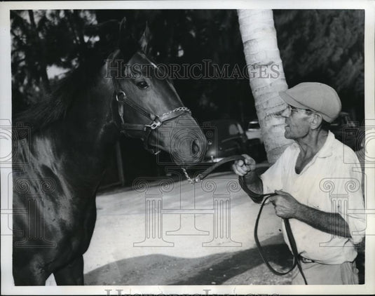 1950 Press Photo Hialeah Fla Theory & handler Fred Holbome of Calumet Farms - Historic Images