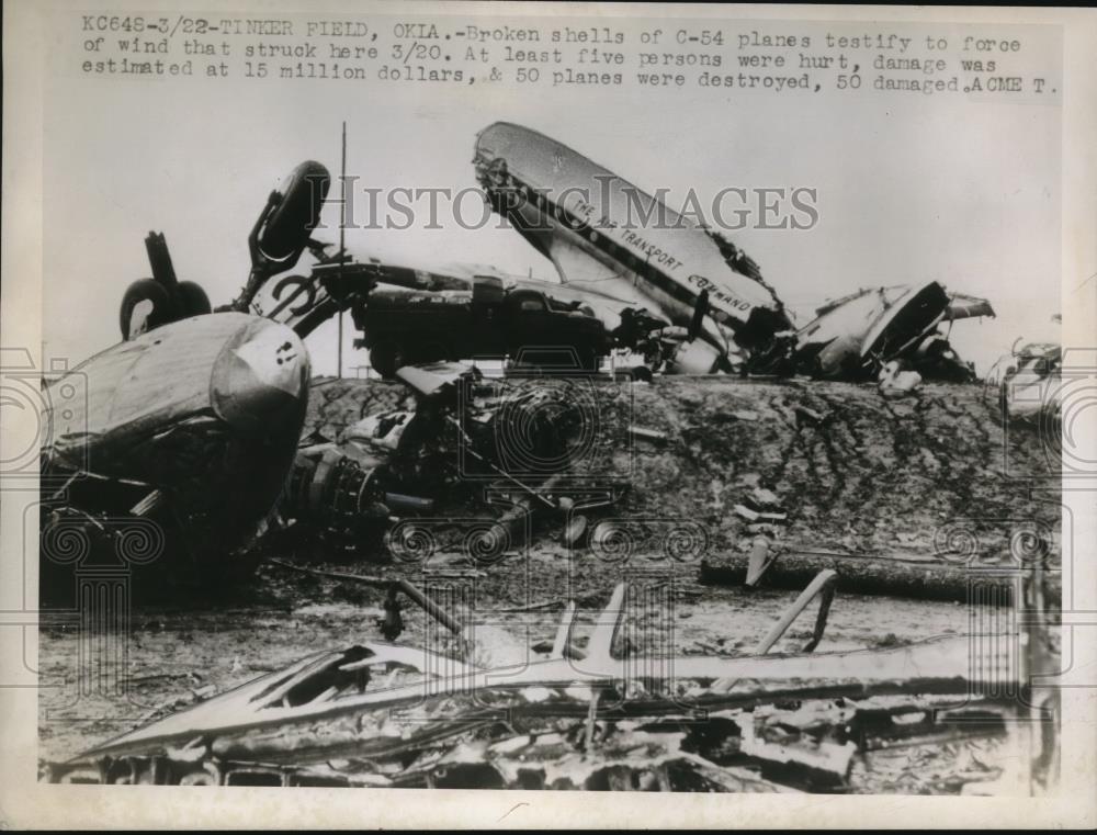 1948 Press Photo Tinker Field Okla C-54 planes smashed by high winds at field - Historic Images