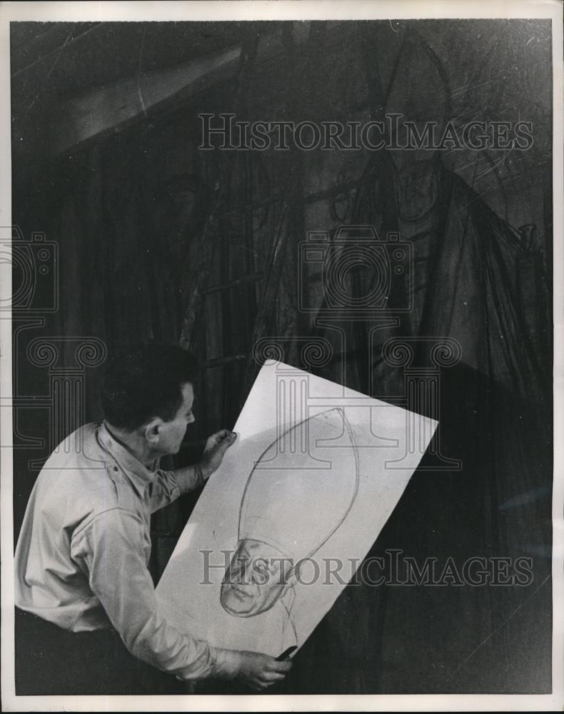 1959 Press Photo Edward McAvoy &amp; sketch of a miter for a painying - Historic Images