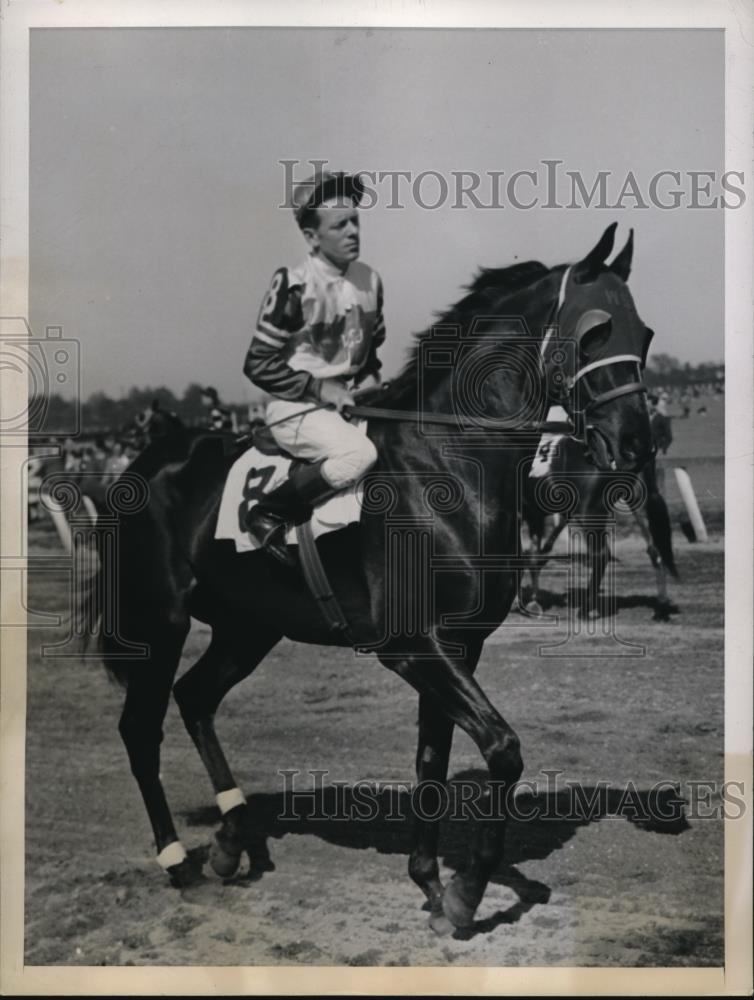 1945 Press Photo Hilindberg on racehorse Balladry - nes19013 - Historic Images