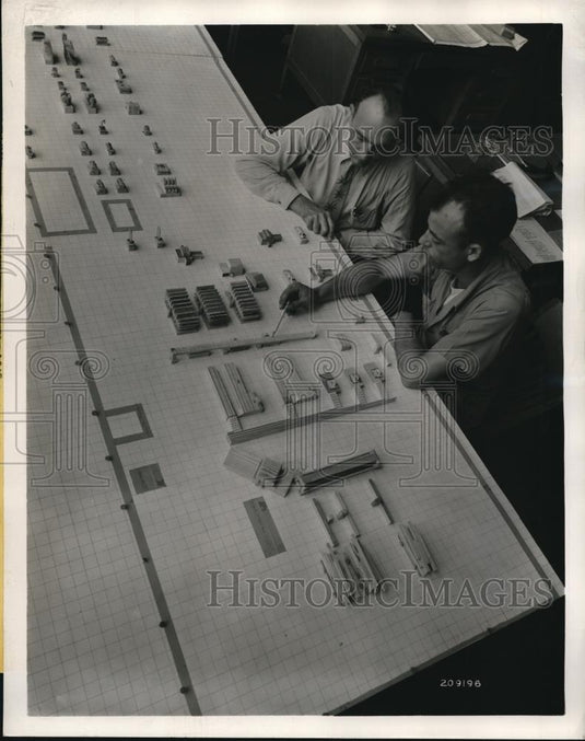 1945 Press Photo The Mengel Company Jack Dunman, Omer Marcall & safety plan - Historic Images