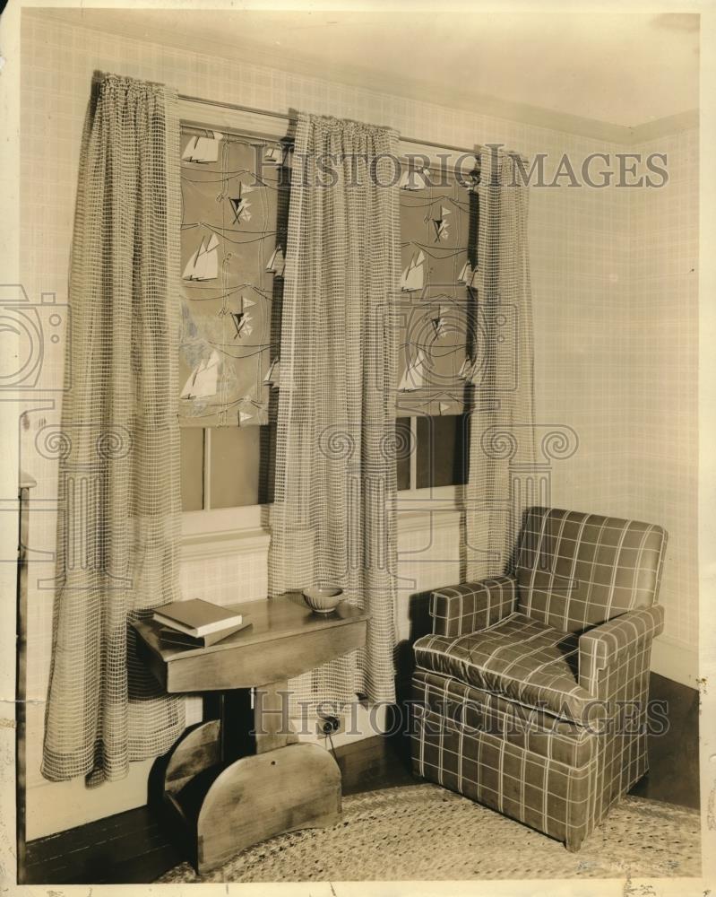 1936 Press Photo New York City home of Gaynor Maddox, quiet reading corner - Historic Images