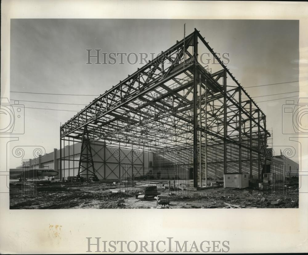 1953 Press Photo United Airlines Maintenance Base Construction at San Francisco - Historic Images