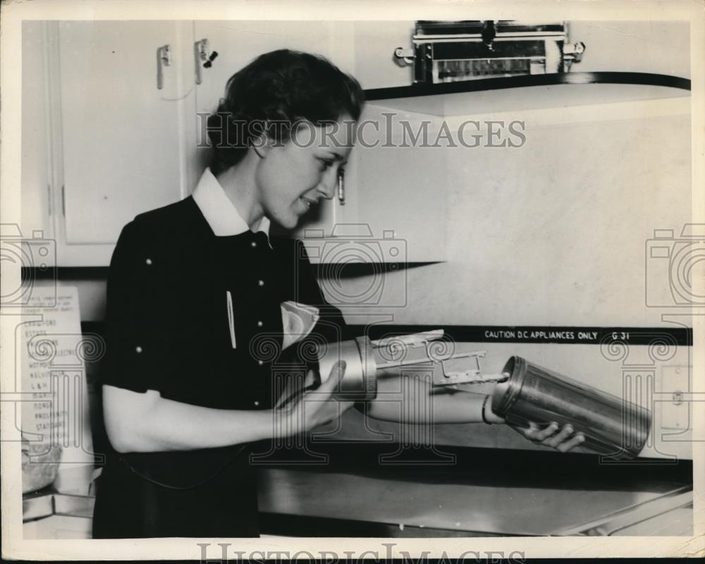 1938 Press Photo Electric Ice Cream Freezer - Historic Images