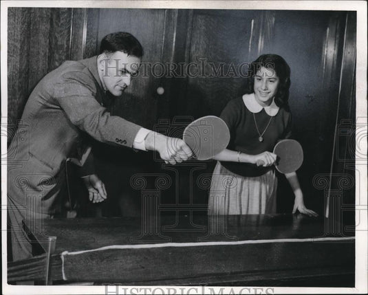1953 Press Photo Gene Mylenski asst principal & Lyn Guthrie Roosevelt Jr HS - Historic Images
