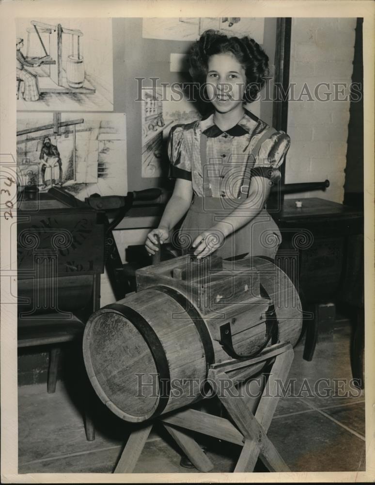 1950 Press Photo Kathleen Boland at Lake School stands by Churn - Historic Images