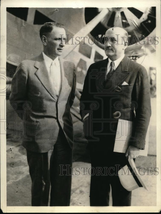 1933 Press Photo Edward McGrady greeted by John O'Leary in Uniontown - Historic Images