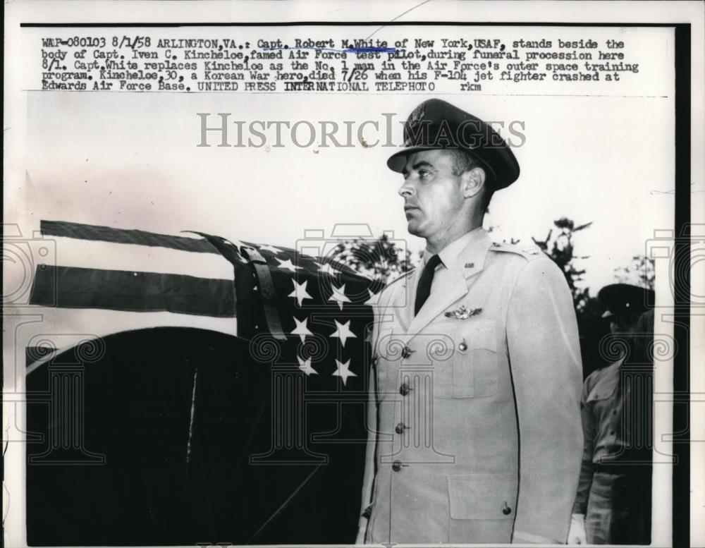 1958 Press Photo Arlington Virginia Robert M White New York Iven C Kincheloe - Historic Images