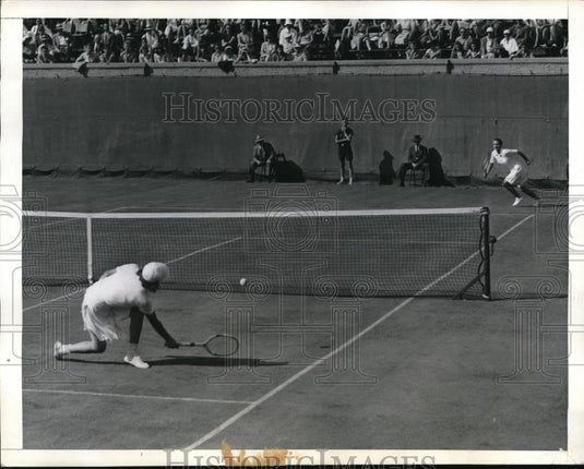 1941 Press Photo Helen Jacobs, Valerie Scott in National Singles Championship - Historic Images