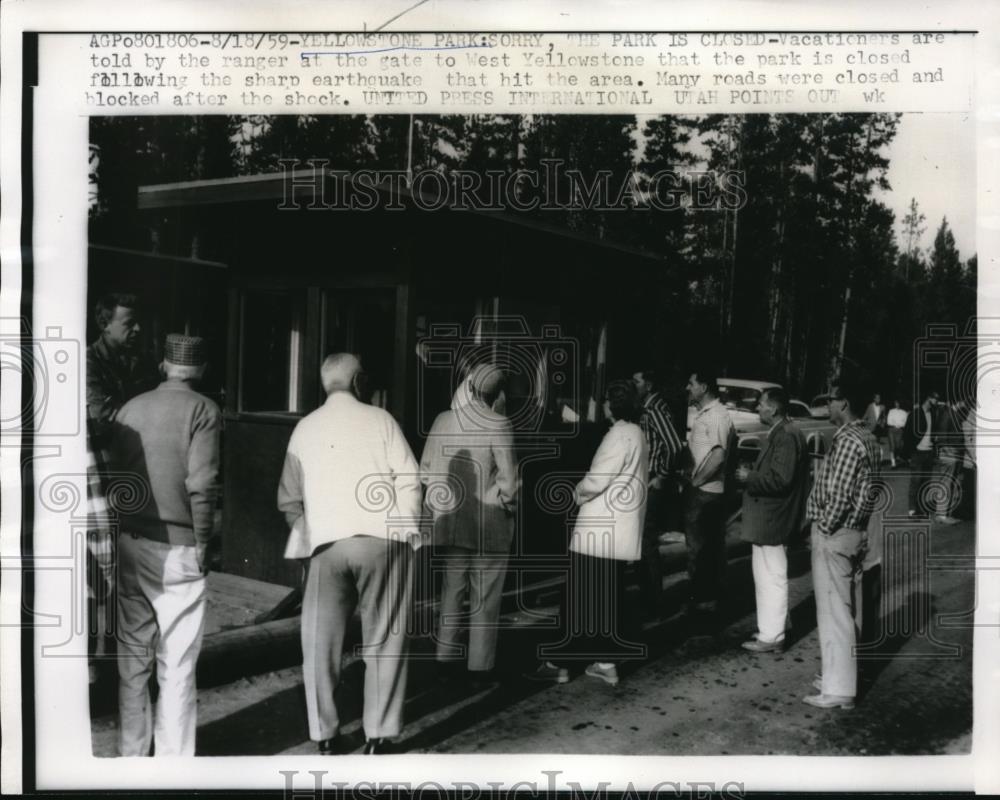 1959 Press Photo Yellowstone Natl Park closed due to earthquake - Historic Images