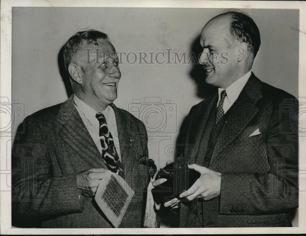 1945 Press Photo Seattle Washington Hugh A Matier Los Angeles - Historic Images