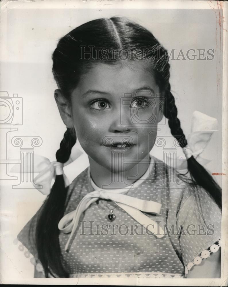 1948 Press Photo Mary Jane Manning in a formal portrait pose - Historic Images