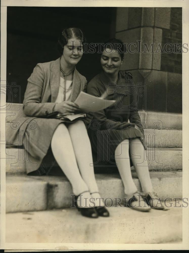 1927 Press Photo Constance Stockwell and Sarah Winston Taylor Smith College - Historic Images