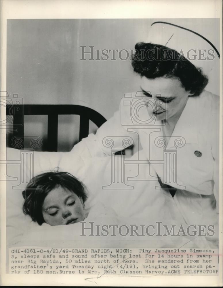 1949 Press Photo Jacqueline Simmons safe after being lost for 14 hours - Historic Images